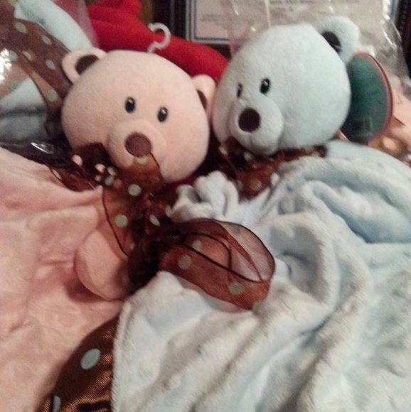 Teddy bears in blanket - Picture 5 of 10